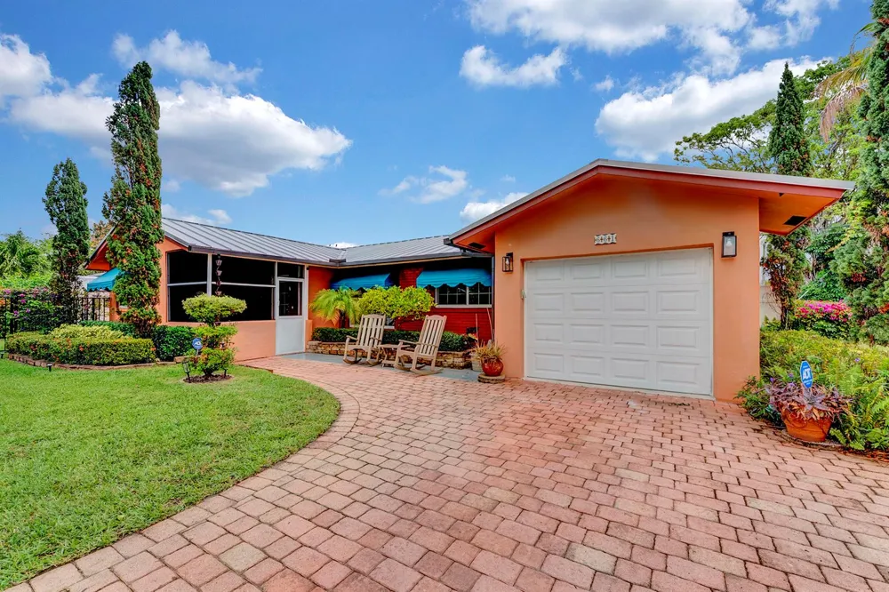 661 Eagle Circle Delray Beach, FL 33444