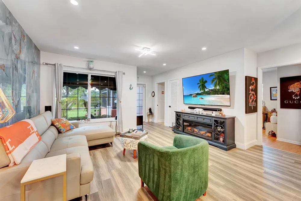 661 Eagle Circle Delray Beach, FL 33444