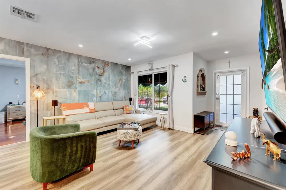 661 Eagle Circle Delray Beach, FL 33444