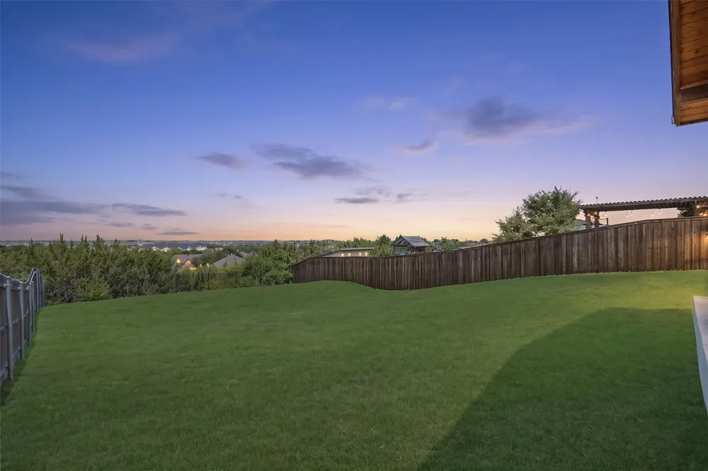 316 Bluffside Trail Benbrook, TX 76126