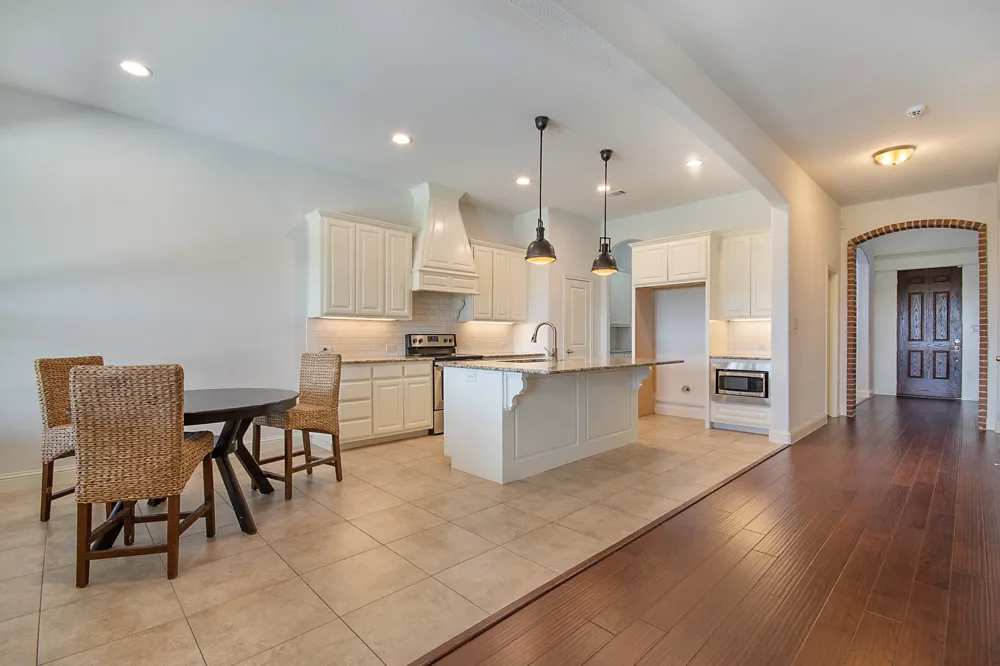 316 Bluffside Trail Benbrook, TX 76126