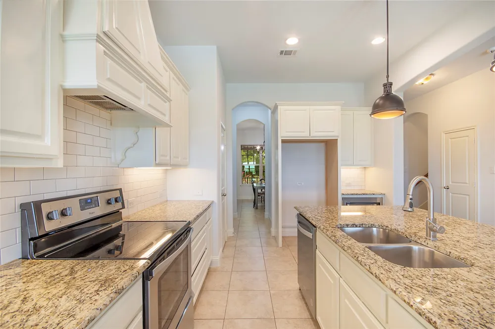 316 Bluffside Trail Benbrook, TX 76126