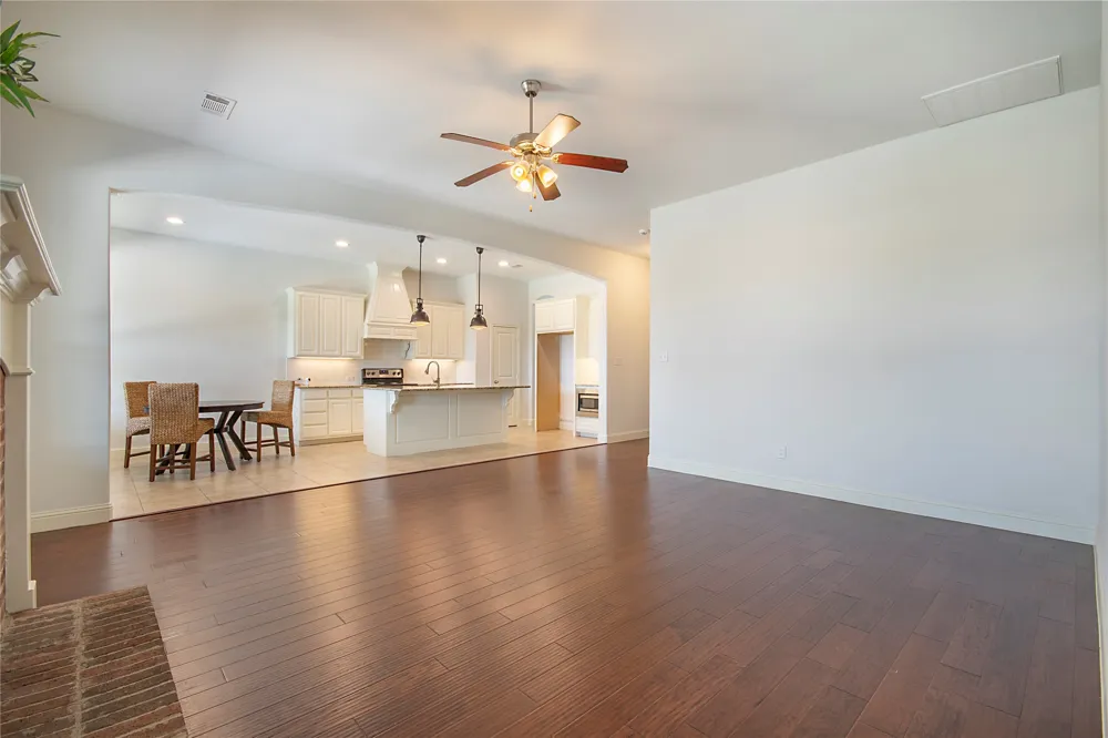 316 Bluffside Trail Benbrook, TX 76126