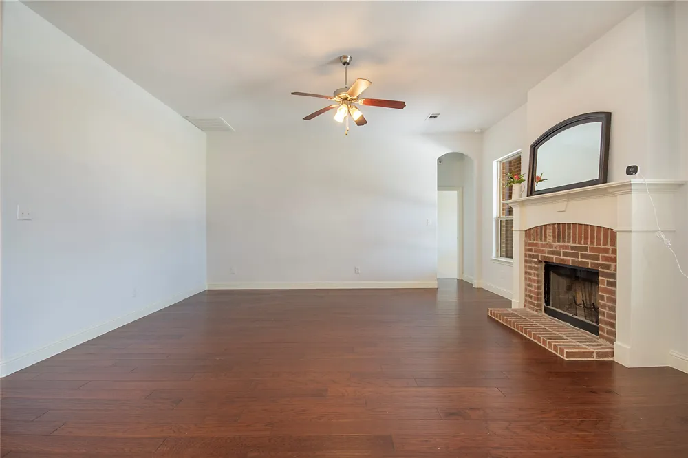 316 Bluffside Trail Benbrook, TX 76126