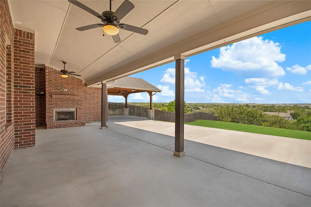 316 Bluffside Trail Benbrook, TX 76126