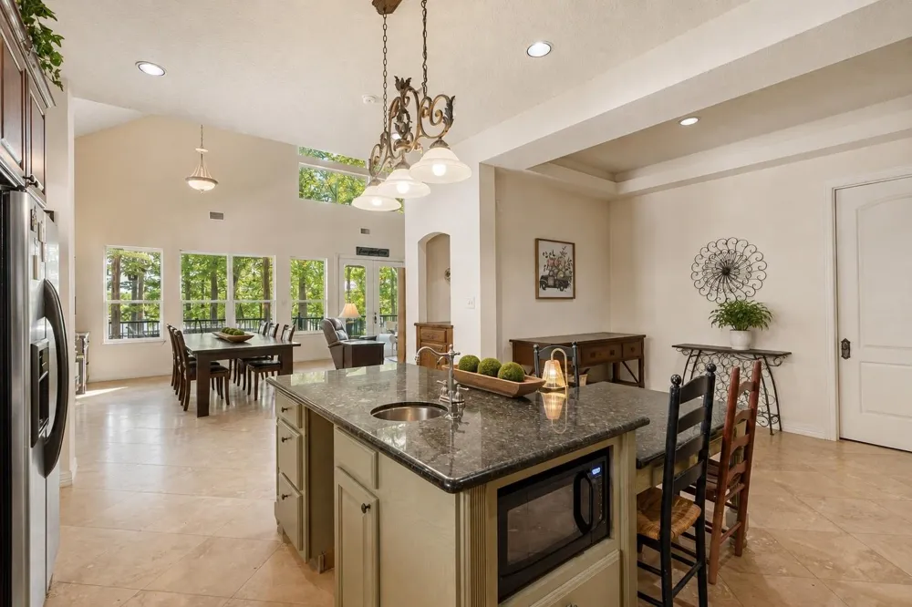 560 Deerwood Drive Trinity, TX 75862