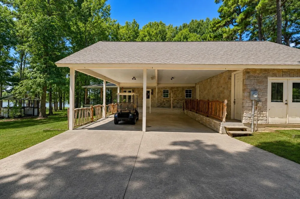 560 Deerwood Drive Trinity, TX 75862