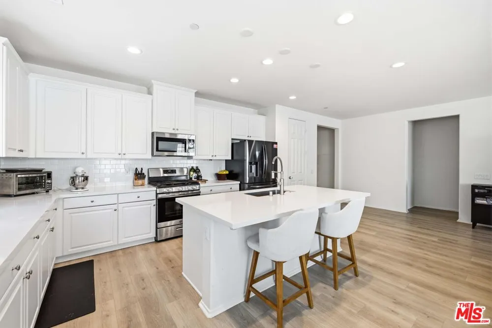 2141 Jenner Street Lancaster, CA 93535