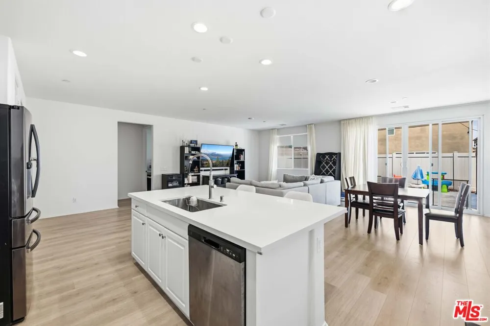 2141 Jenner Street Lancaster, CA 93535