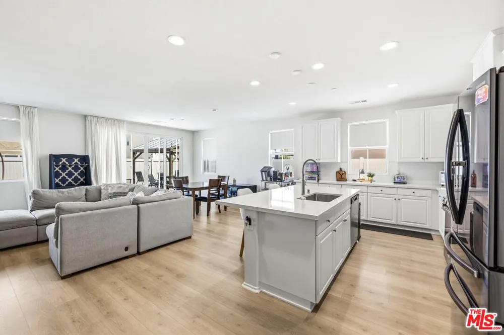 2141 Jenner Street Lancaster, CA 93535