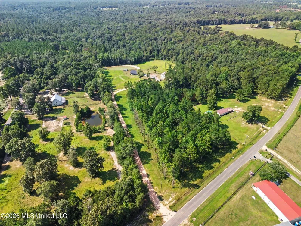 432 Paramount Church Road Perkinston, MS 39573