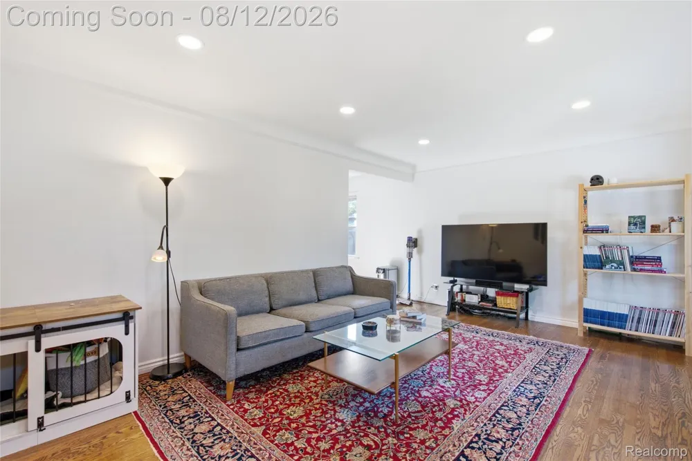 2073 Van Antwerp Street Grosse Pointe Woods City, MI 48236