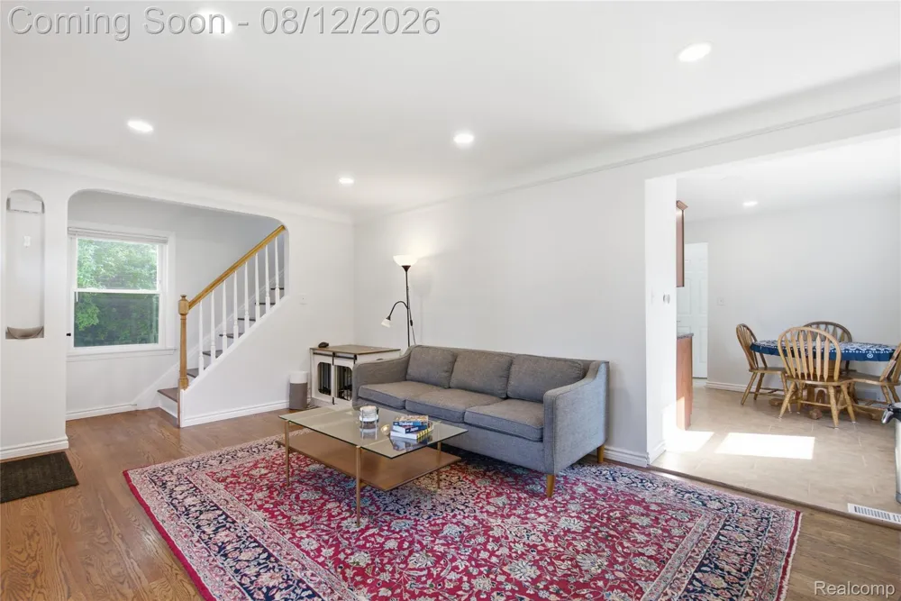 2073 Van Antwerp Street Grosse Pointe Woods City, MI 48236