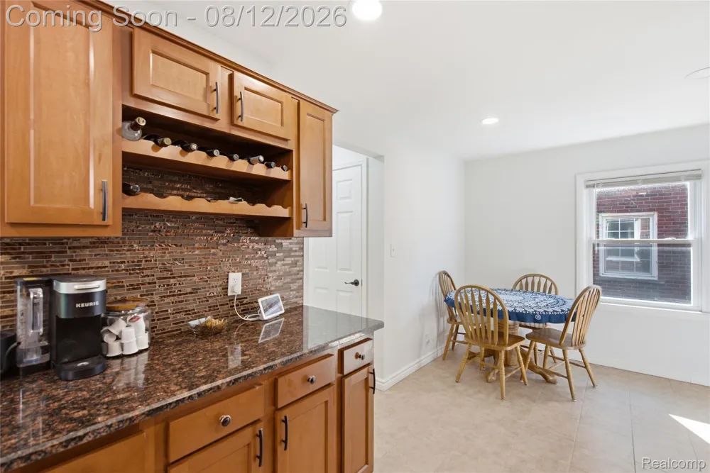 2073 Van Antwerp Street Grosse Pointe Woods City, MI 48236