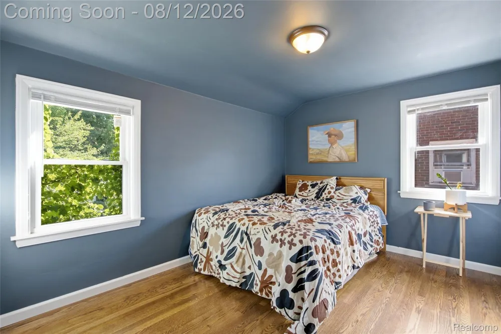 2073 Van Antwerp Street Grosse Pointe Woods City, MI 48236