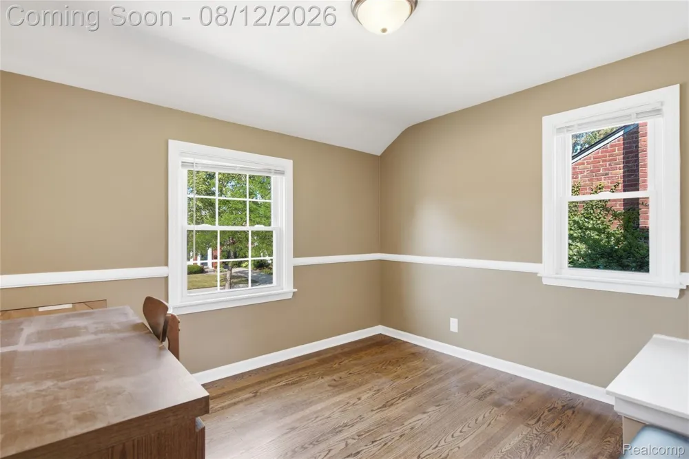 2073 Van Antwerp Street Grosse Pointe Woods City, MI 48236