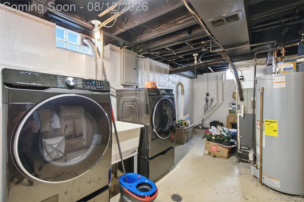 2073 Van Antwerp Street Grosse Pointe Woods City, MI 48236