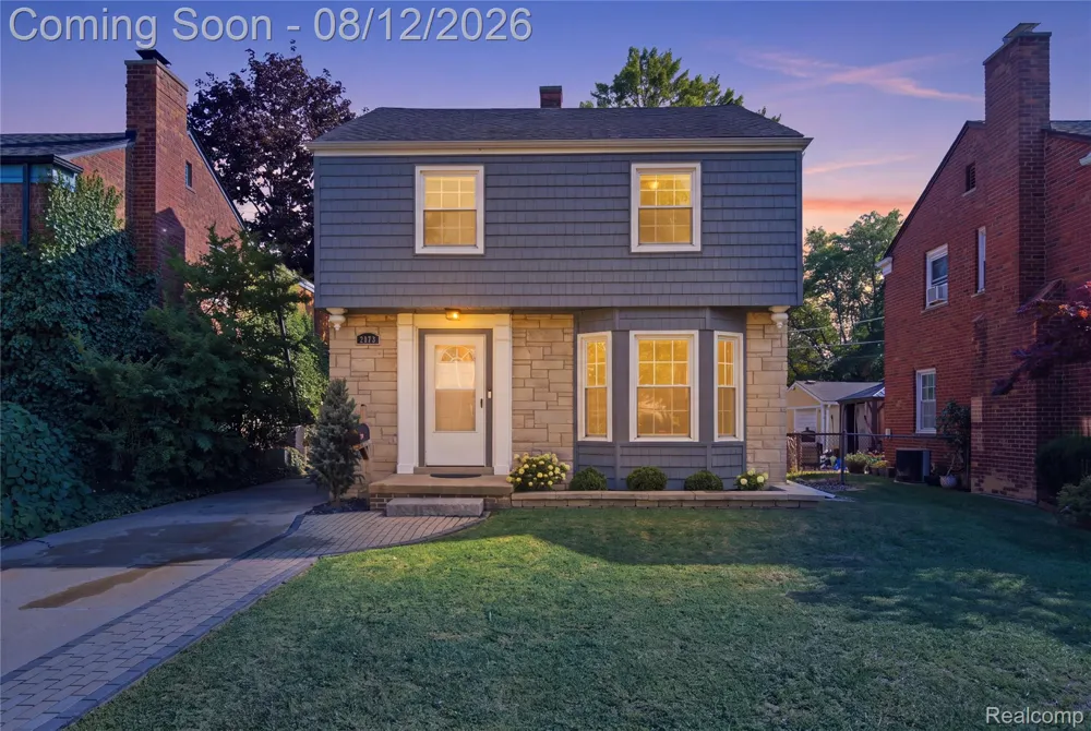 2073 Van Antwerp Street Grosse Pointe Woods City, MI 48236