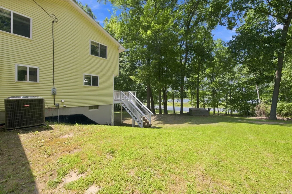 11490 Ely Road Springfield Charter Township, MI 48350