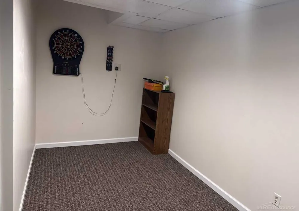 11490 Ely Road Springfield Charter Township, MI 48350