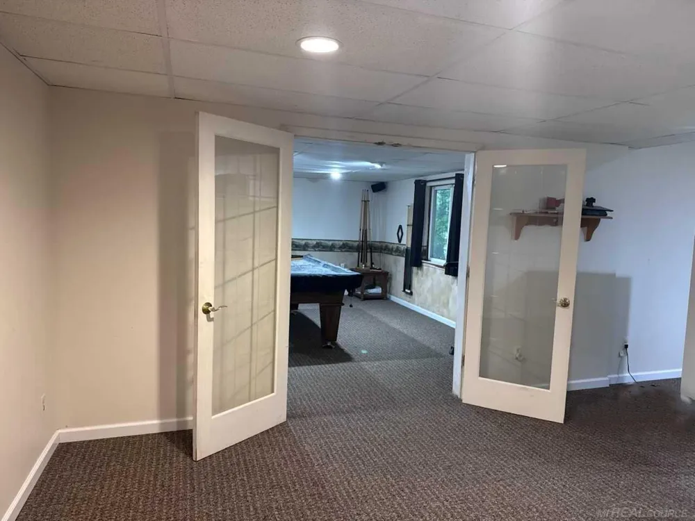 11490 Ely Road Springfield Charter Township, MI 48350