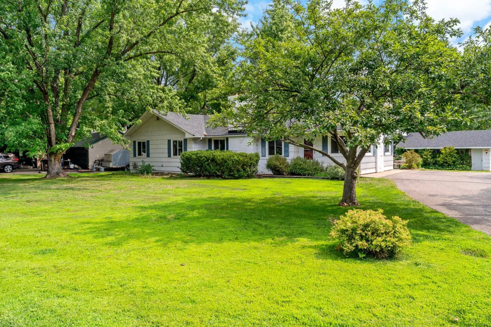 3567 Leroy Street Deephaven, MN 55391