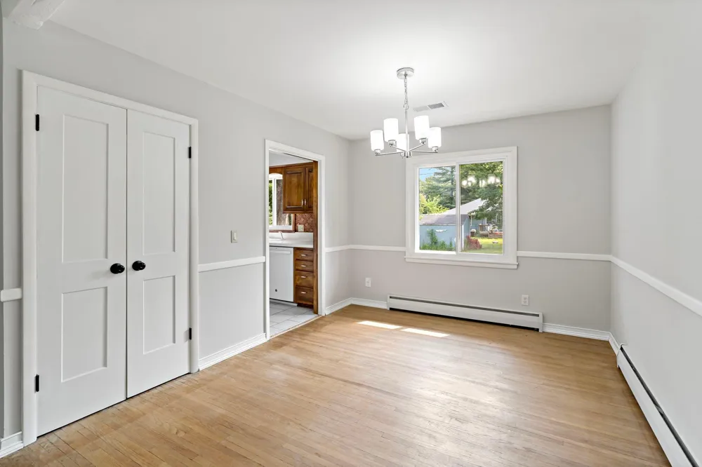 3567 Leroy Street Deephaven, MN 55391