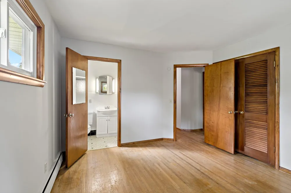 3567 Leroy Street Deephaven, MN 55391
