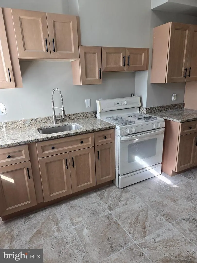 2529 W FAIRMOUNT AVENUE Baltimore, MD 21223