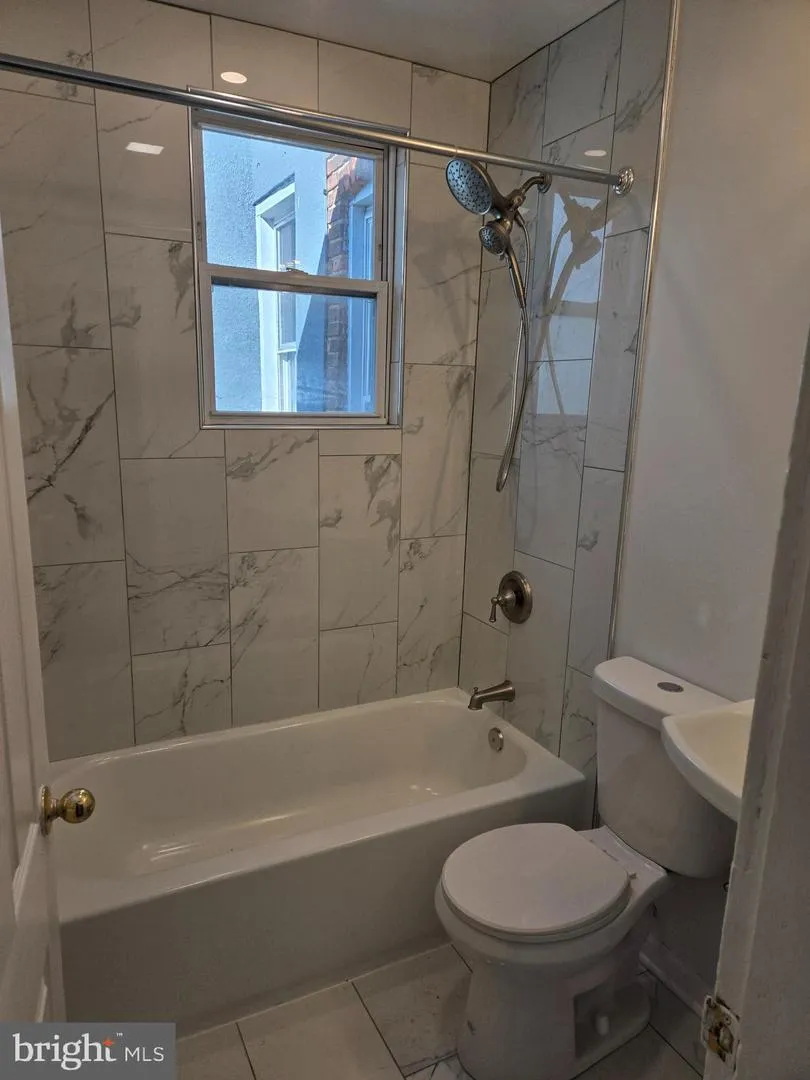 2529 W FAIRMOUNT AVENUE Baltimore, MD 21223