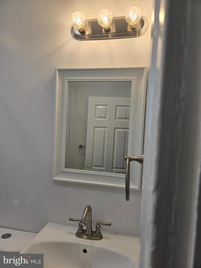 2529 W FAIRMOUNT AVENUE Baltimore, MD 21223