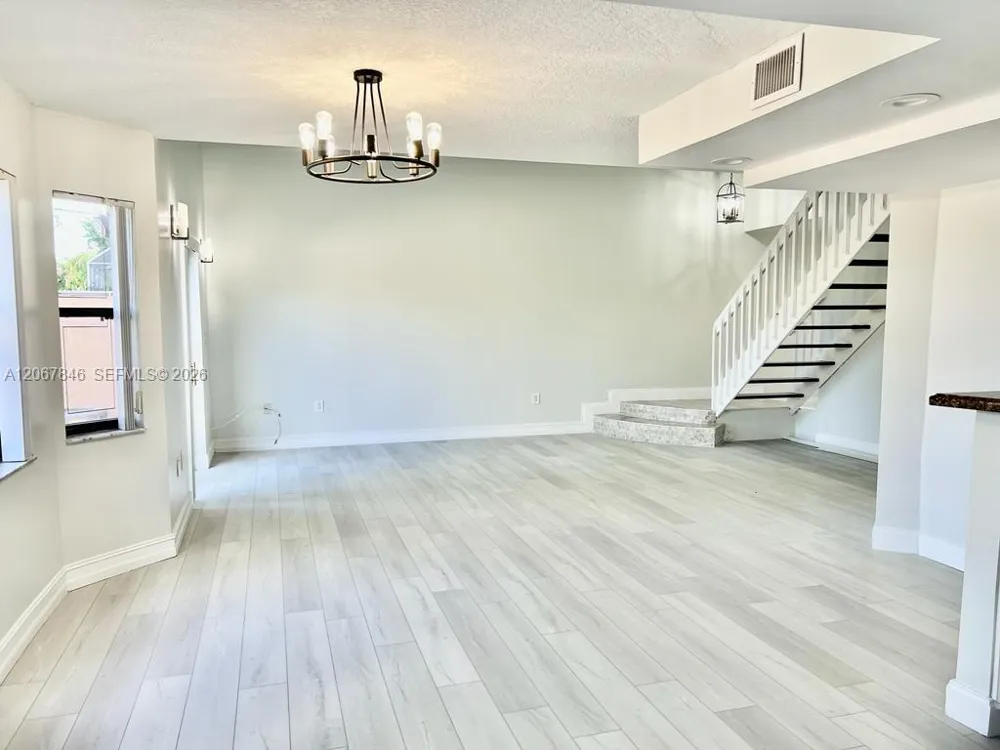 900 SW 113th Ter Pembroke Pines, FL 33025