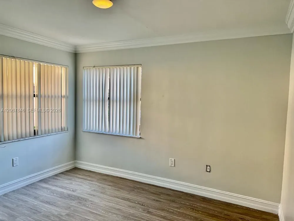 900 SW 113th Ter Pembroke Pines, FL 33025