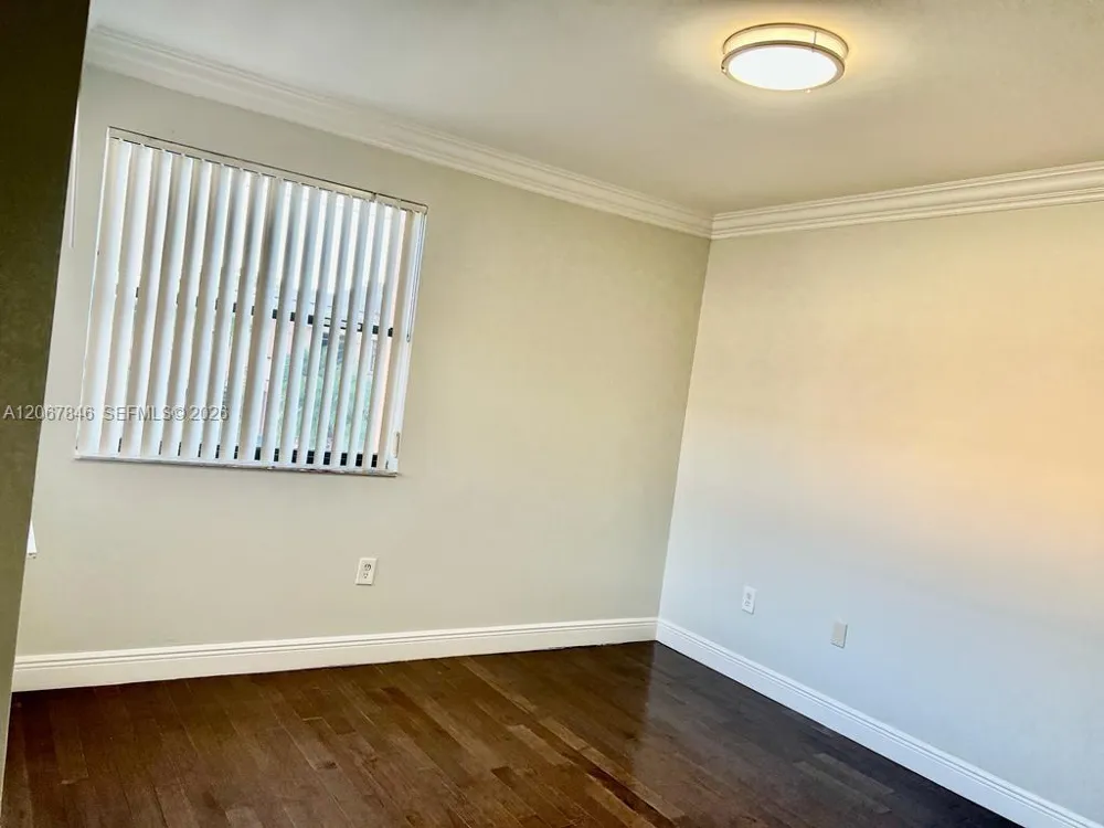 900 SW 113th Ter Pembroke Pines, FL 33025