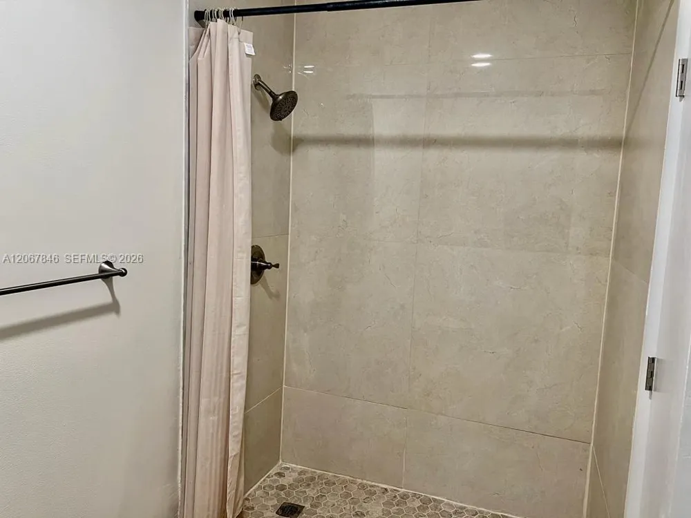 900 SW 113th Ter Pembroke Pines, FL 33025
