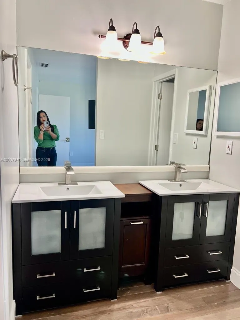900 SW 113th Ter Pembroke Pines, FL 33025