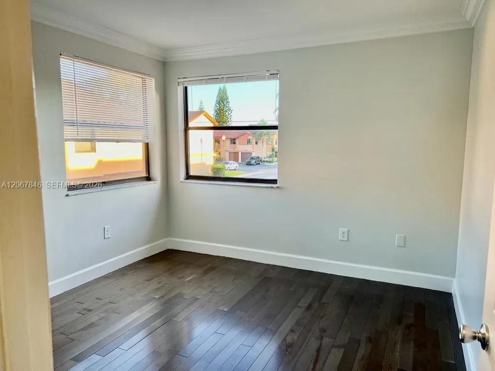 900 SW 113th Ter Pembroke Pines, FL 33025