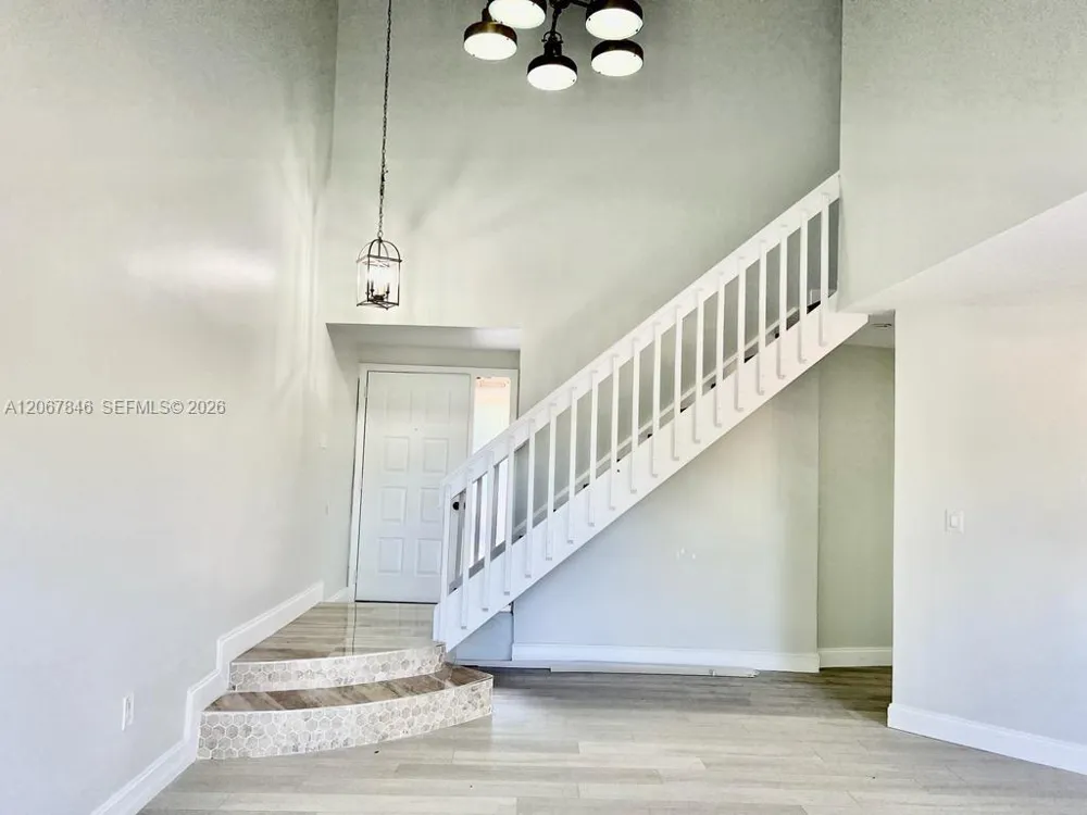 900 SW 113th Ter Pembroke Pines, FL 33025