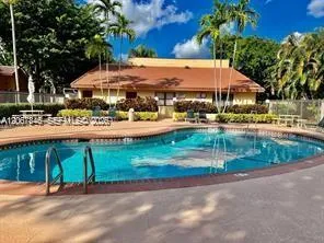 900 SW 113th Ter Pembroke Pines, FL 33025
