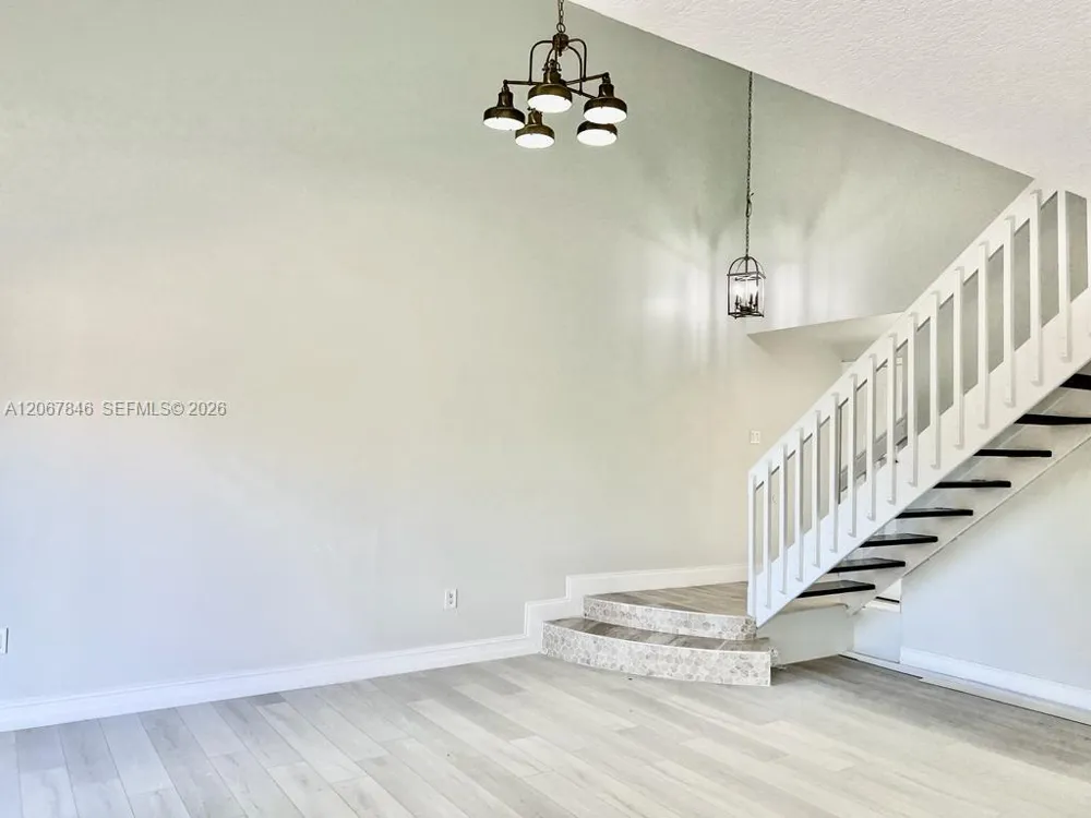 900 SW 113th Ter Pembroke Pines, FL 33025