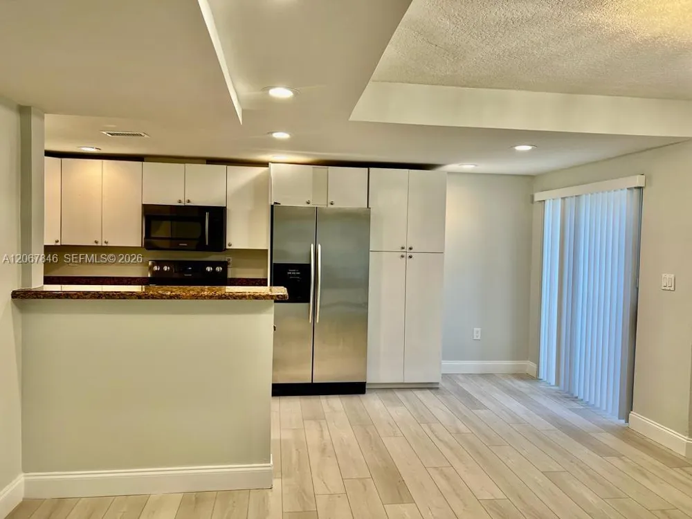 900 SW 113th Ter Pembroke Pines, FL 33025