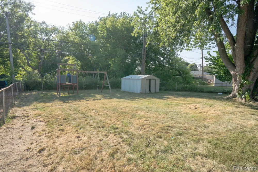 1635 Castleton Drive Troy City, MI 48083
