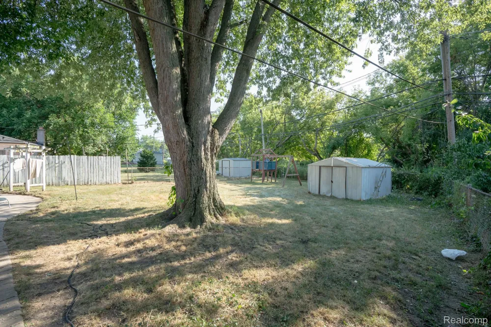 1635 Castleton Drive Troy City, MI 48083