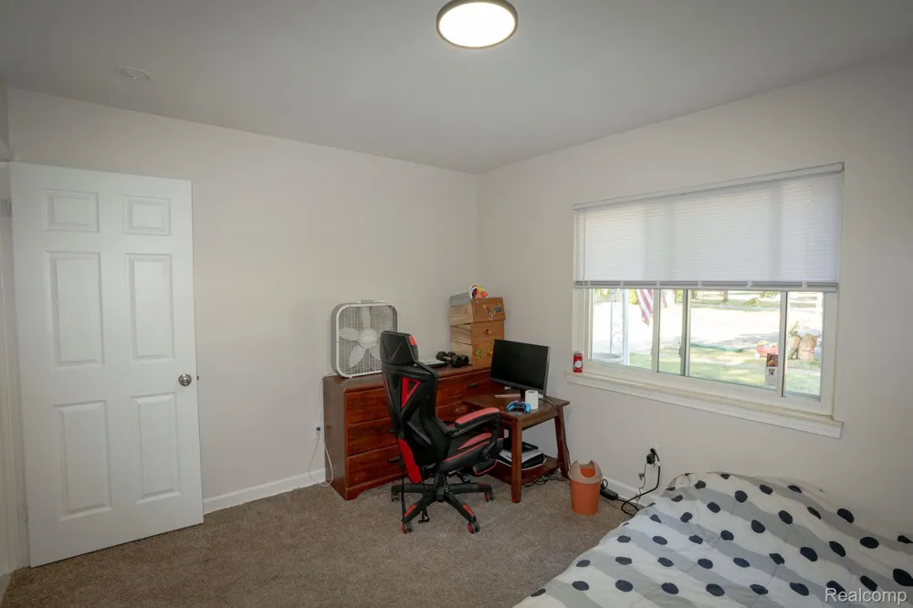 1635 Castleton Drive Troy City, MI 48083