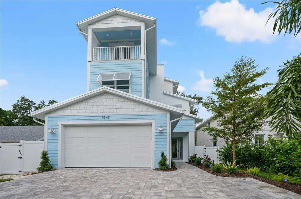1647 SIESTA DRIVE Sarasota, FL 34239
