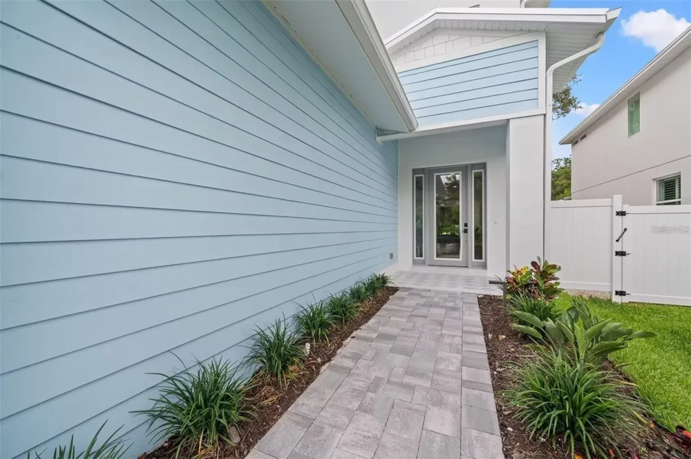 1647 SIESTA DRIVE Sarasota, FL 34239