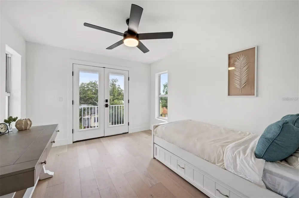 1647 SIESTA DRIVE Sarasota, FL 34239