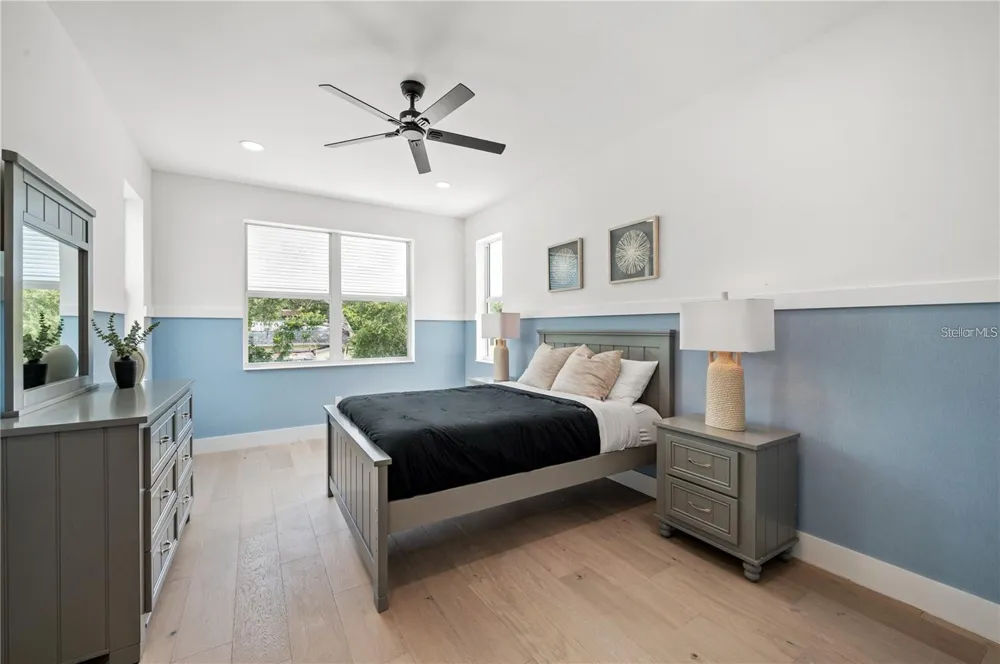 1647 SIESTA DRIVE Sarasota, FL 34239