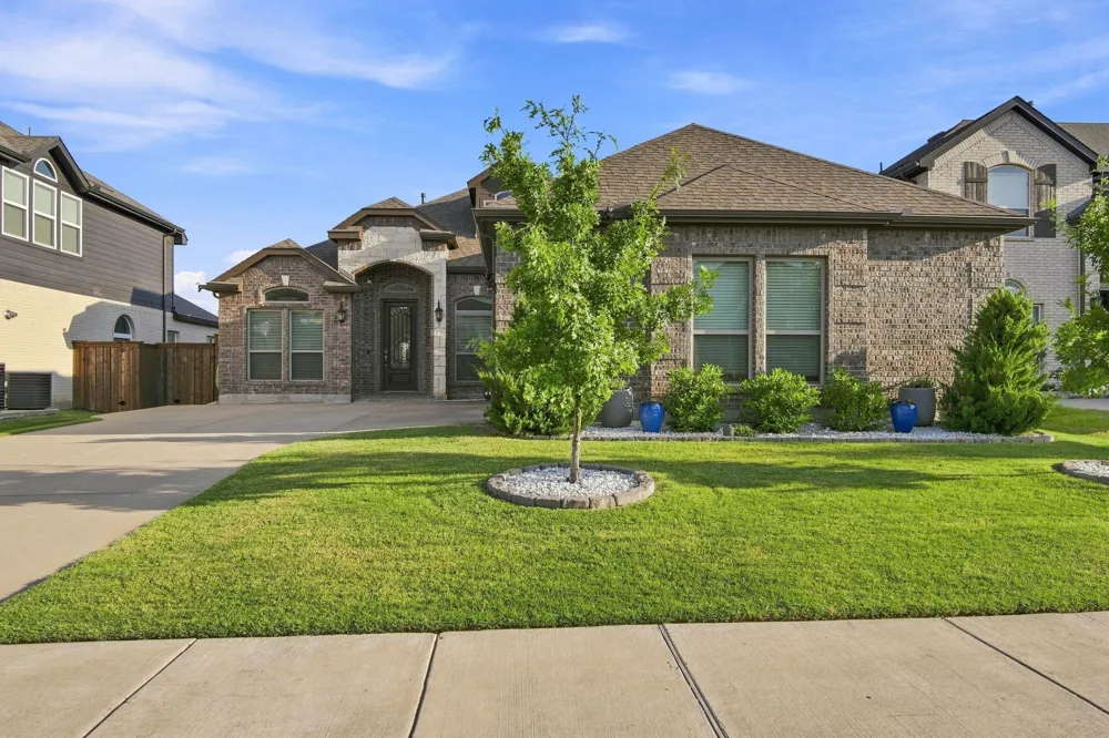 5812 Painswick Drive Celina, TX 76227