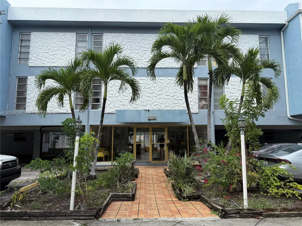 1735 NE 164th St #E104 North Miami Beach, FL 33162